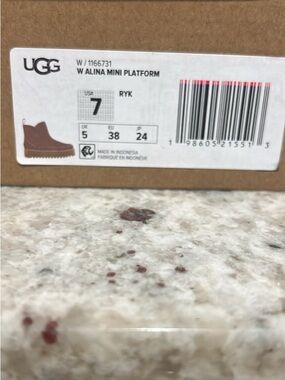 UGG W Alina Mini Platform Boots - Brown